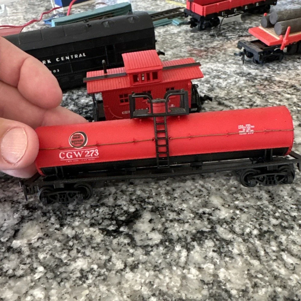 Vintage AHM Tempo HO Scale New York Central 6603 17 Trains Plus Extras See Pics‎